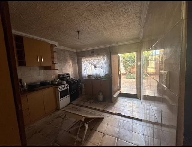 2 BEDROOM HOUSE FOR SALE IN TEMBISA CENTRAL